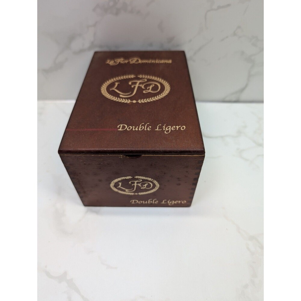 La Flor Dominicana Double Ligero Wood Cigar Box Hinged Lid LFD